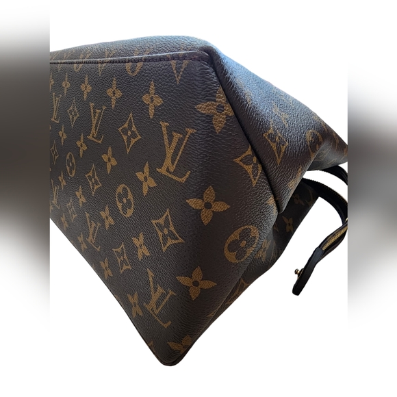 EUC Louis Vuitton Grand Palais - Picture 3 of 7